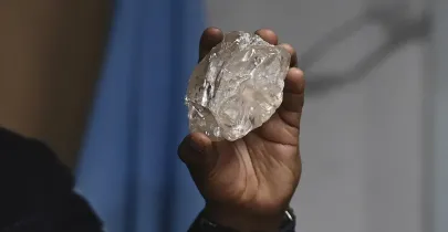 World's Second-Largest Diamond की खोज से लुकारा के शेयरों में उछाल, जानिए इसकी हैरान कर देने वाली कीमत!